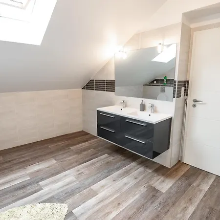 Проживание в семье Belle Maison - Tres Proche Du Luxembourg